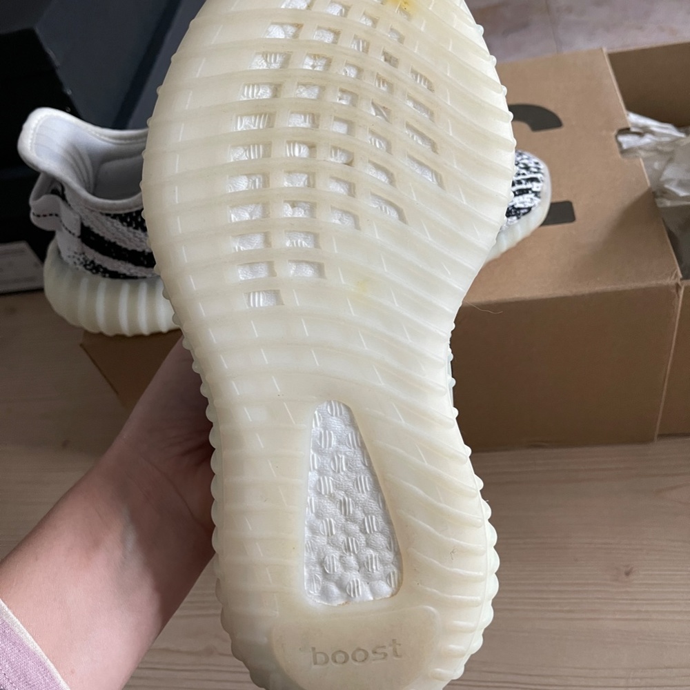 Yeezy Adidas Boost 350 V2 US 6 1/2 Zebra Sneakers - Picture 11 of 17